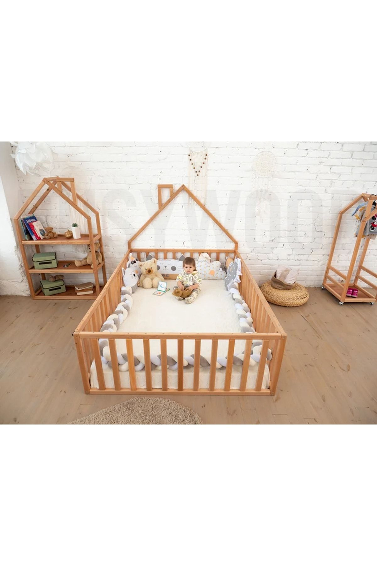 Tek çatılı ve kapılı Ahşap Montessori Karyola - Masif Ahşap Karyola - Montessori Çocuk Ve Bebek Yatak Tree108